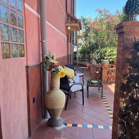 게스트하우스 Etna View 3*